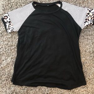 Cheetah striped sleeves black t